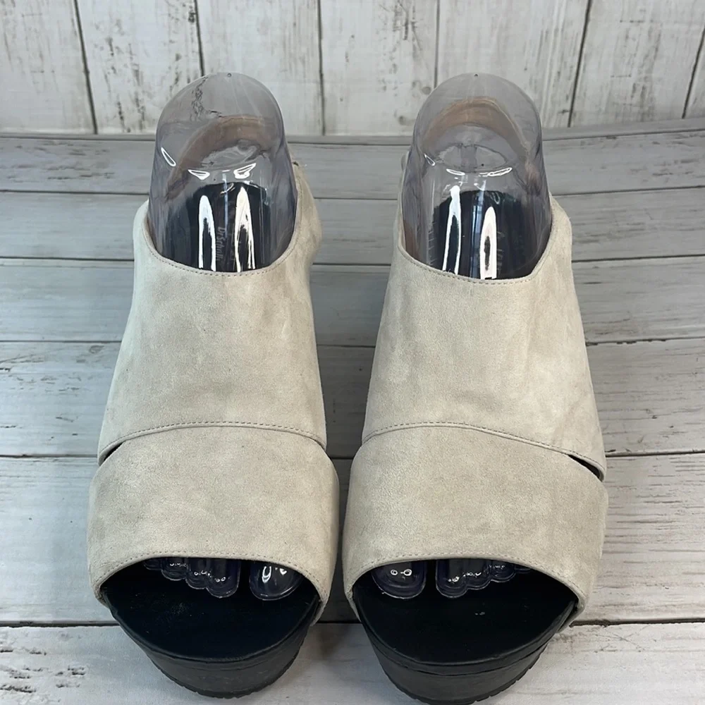 Dr Scholl's Look New Taupe Suede Weslyn Wedge Sandal